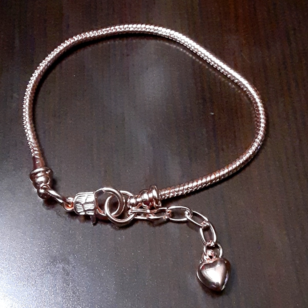 Gold tone heart bracelet